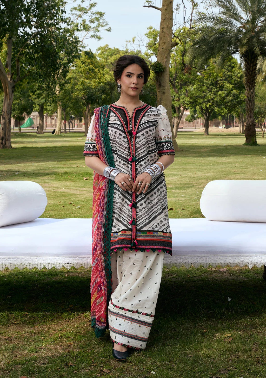 Kahf print lawn with chiffon dupatta