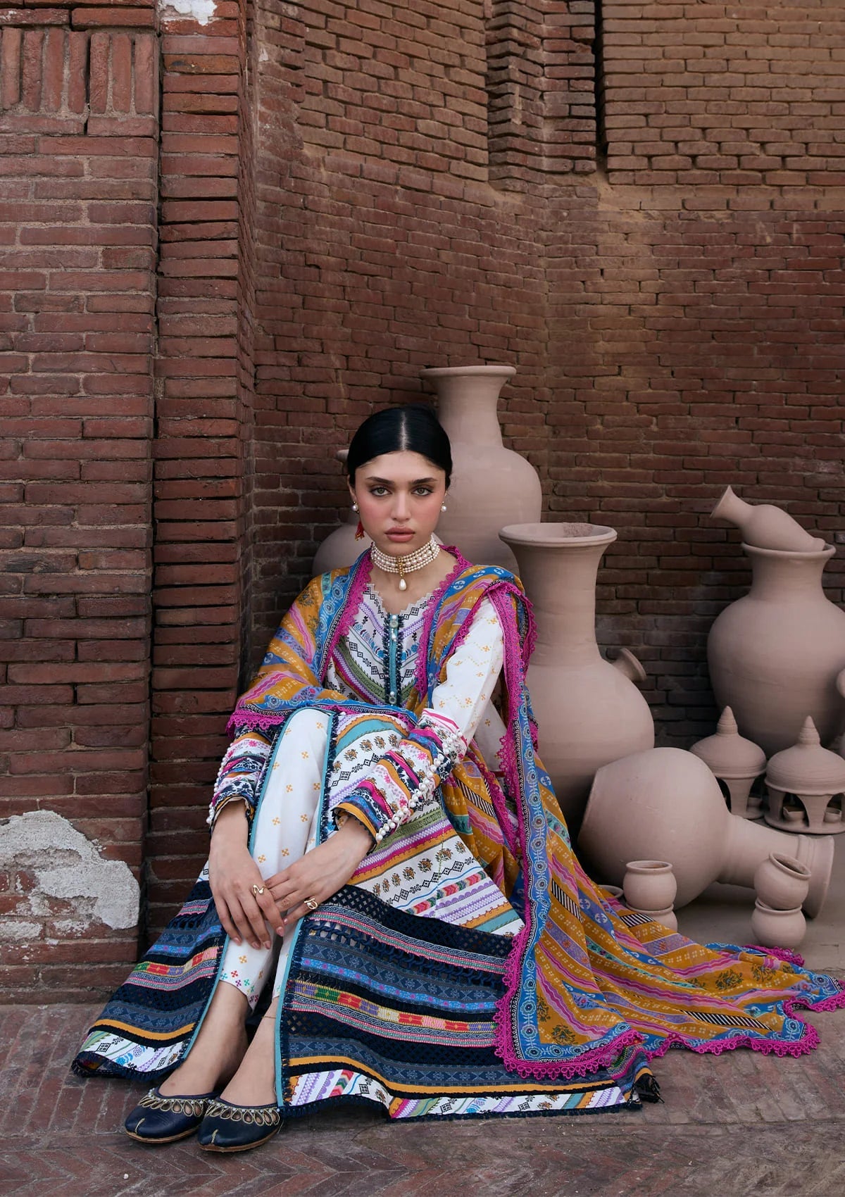 Kahf print lawn with chiffon dupatta