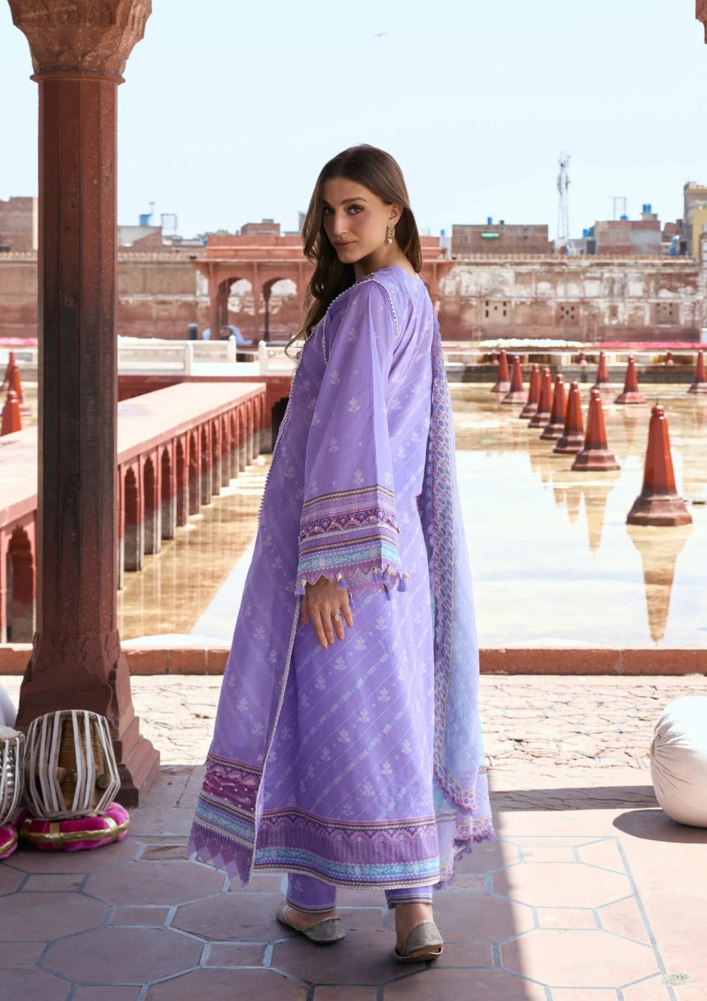 Kahf print lawn with chiffon dupatta