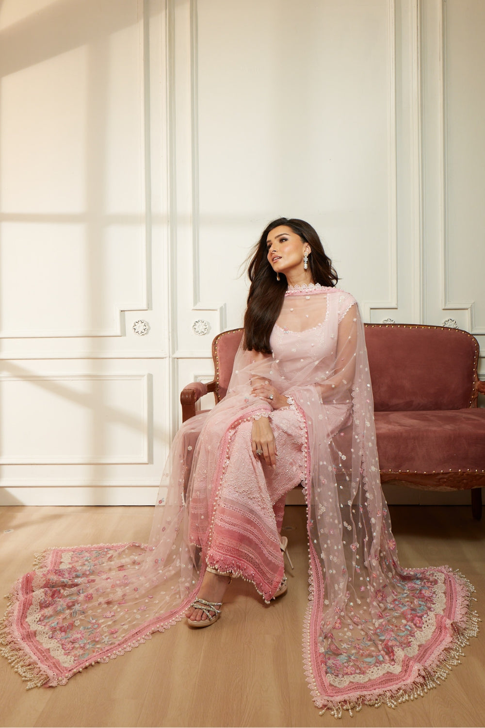 Sobia nazir luxury 26