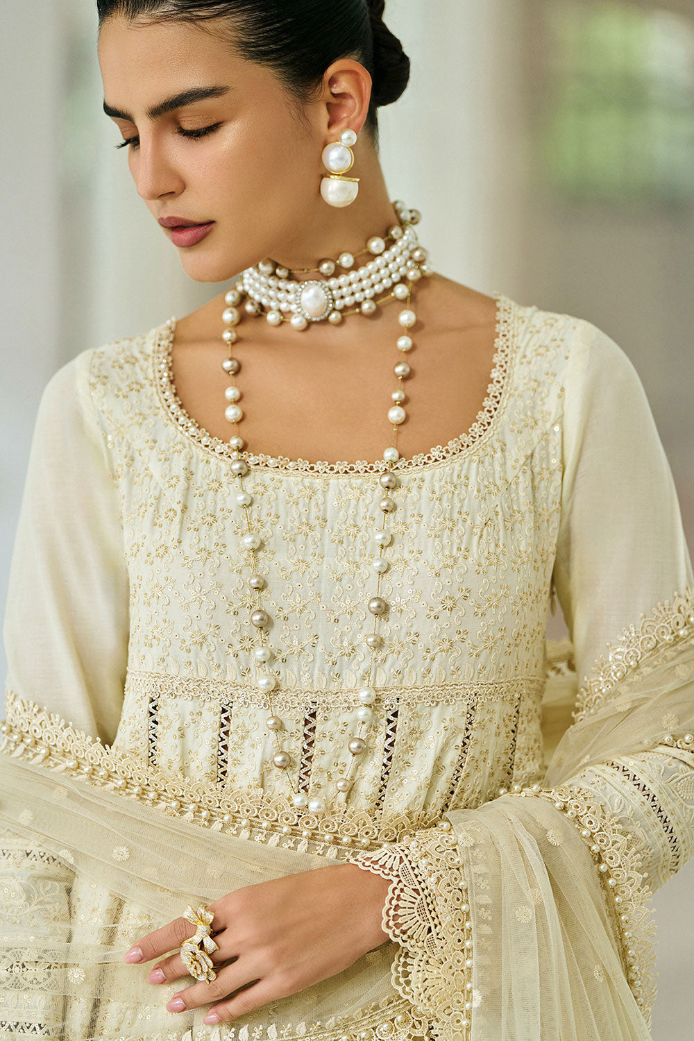 Sobia nazir luxury 26