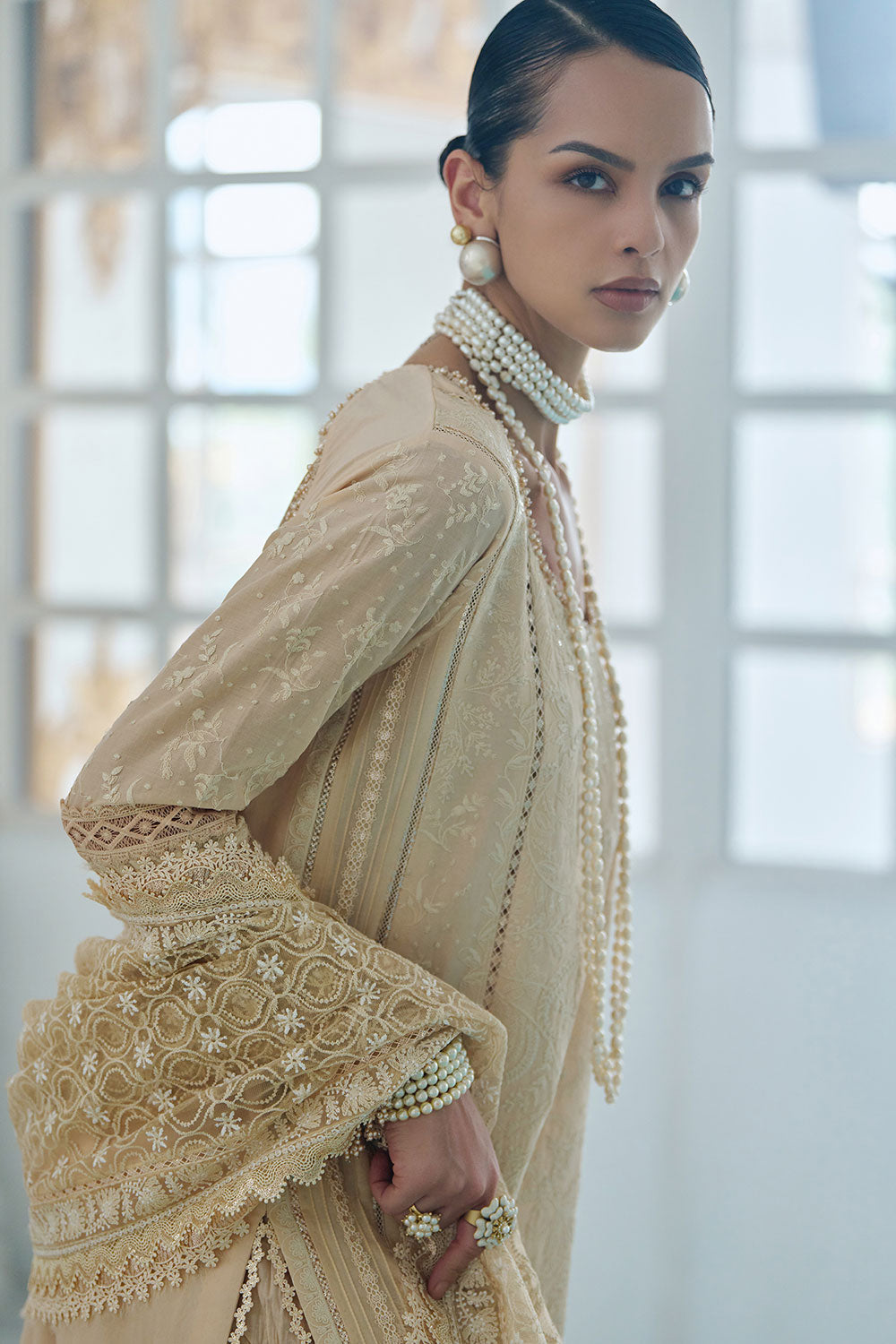 Sobia nazir luxury 26
