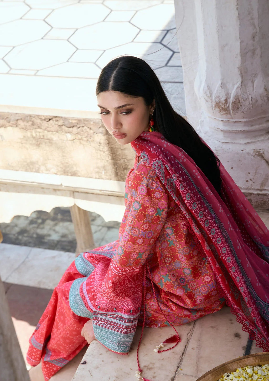 Kahf print lawn with chiffon dupatta