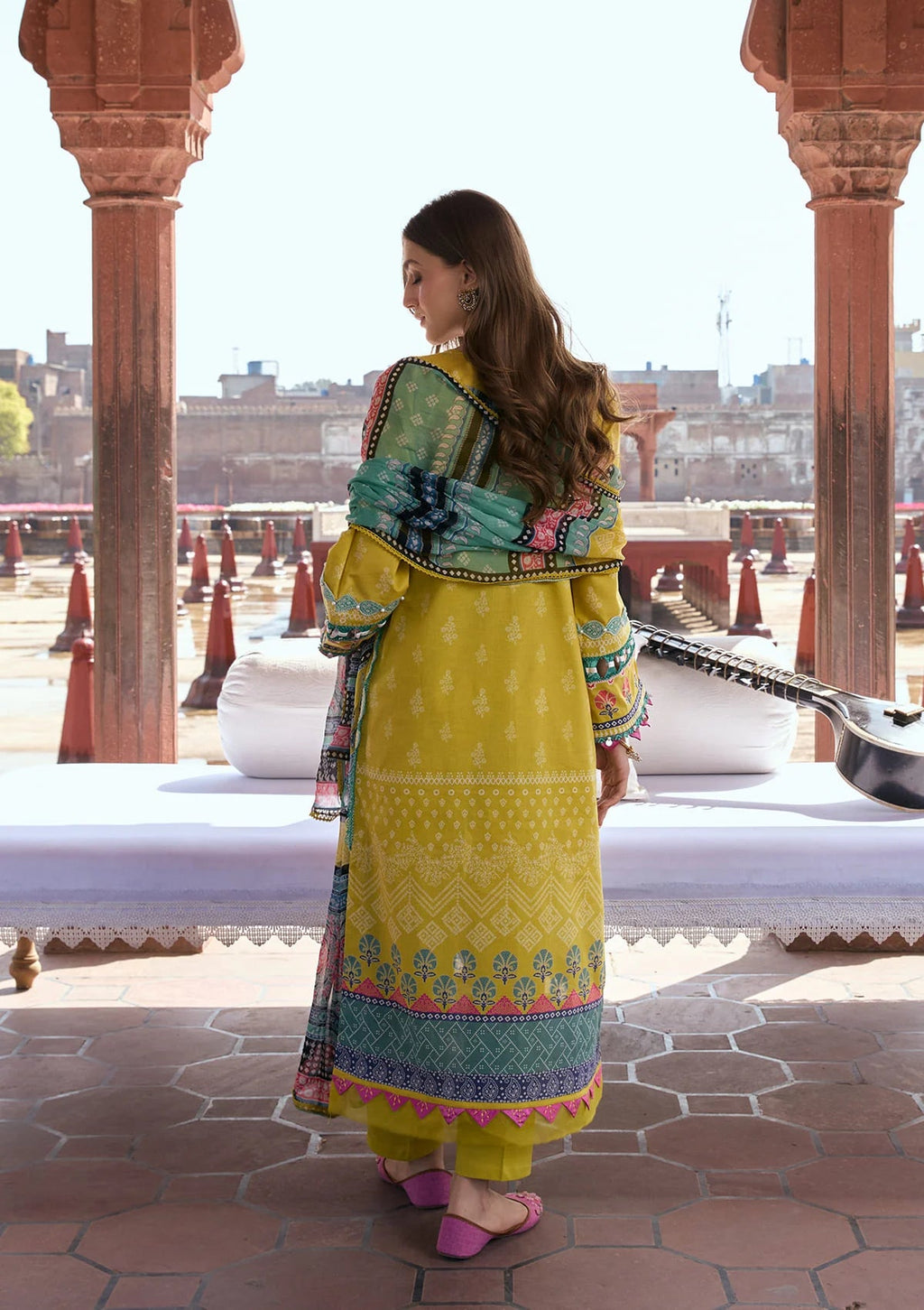 Kahf print lawn with chiffon dupatta