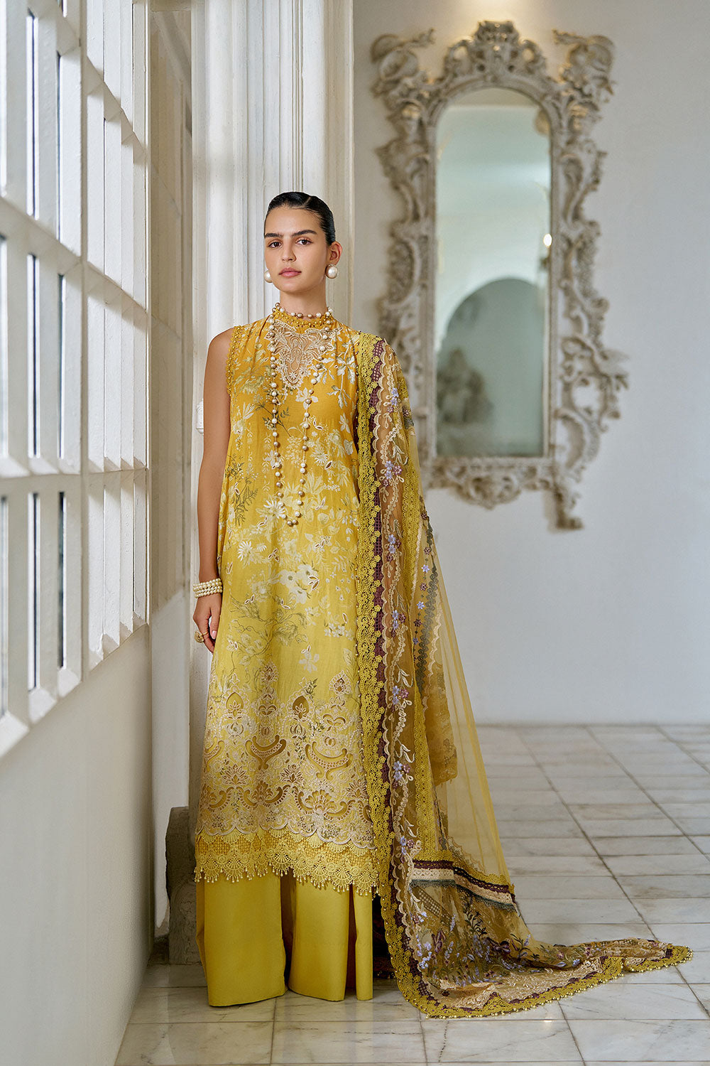 Sobia nazir luxury 26