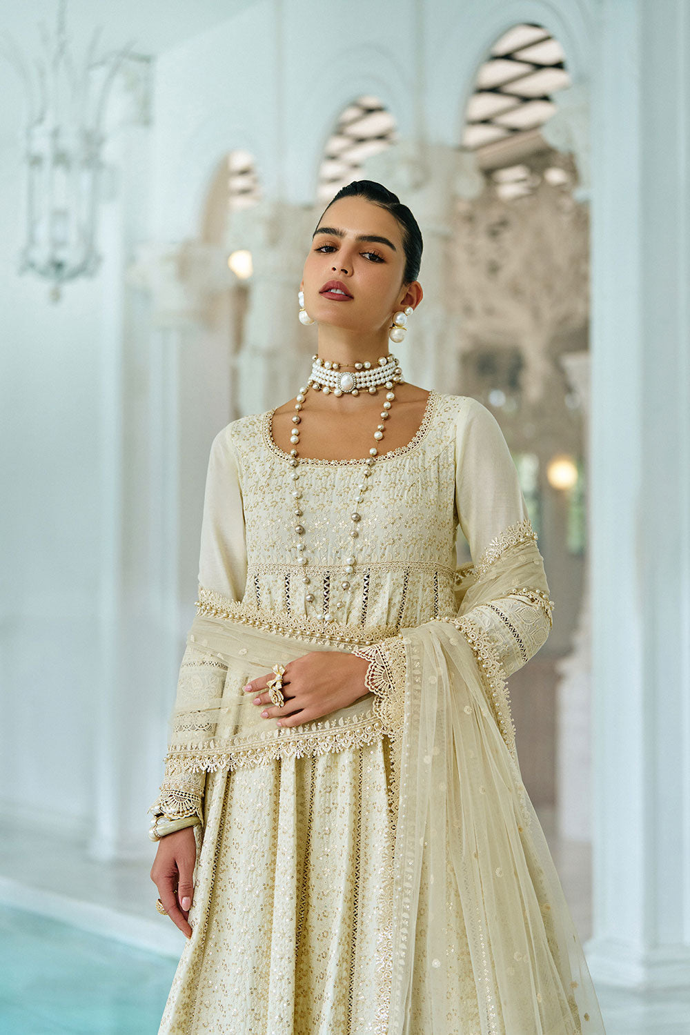 Sobia nazir luxury 26