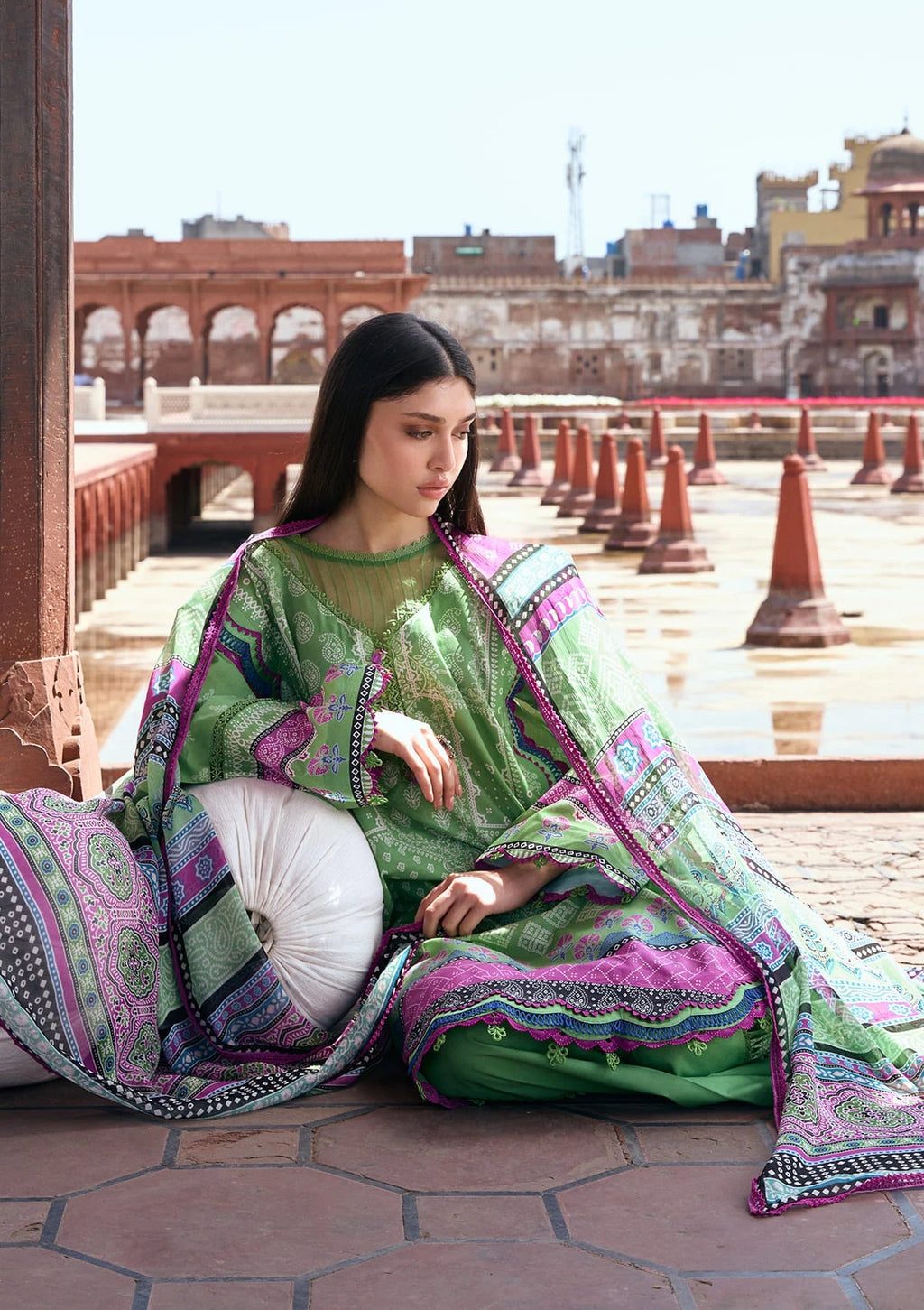 Kahf print lawn with chiffon dupatta