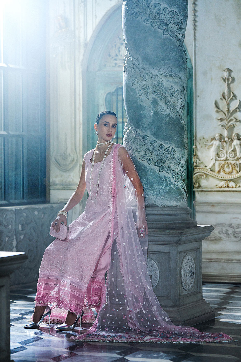 Sobia nazir luxury 26