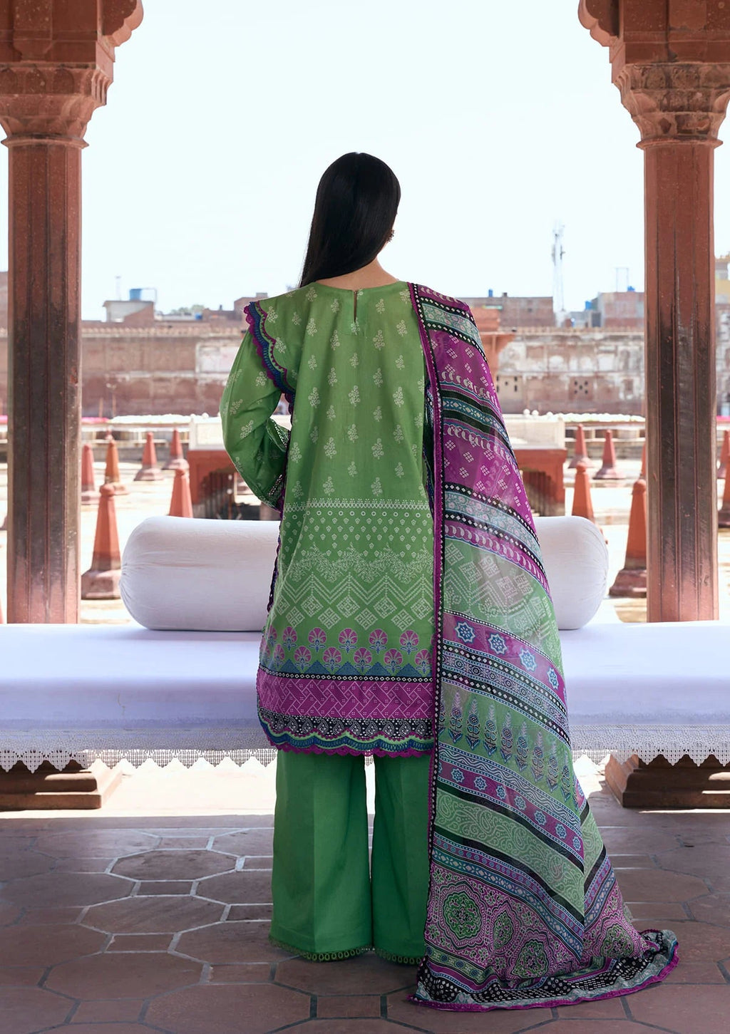 Kahf print lawn with chiffon dupatta