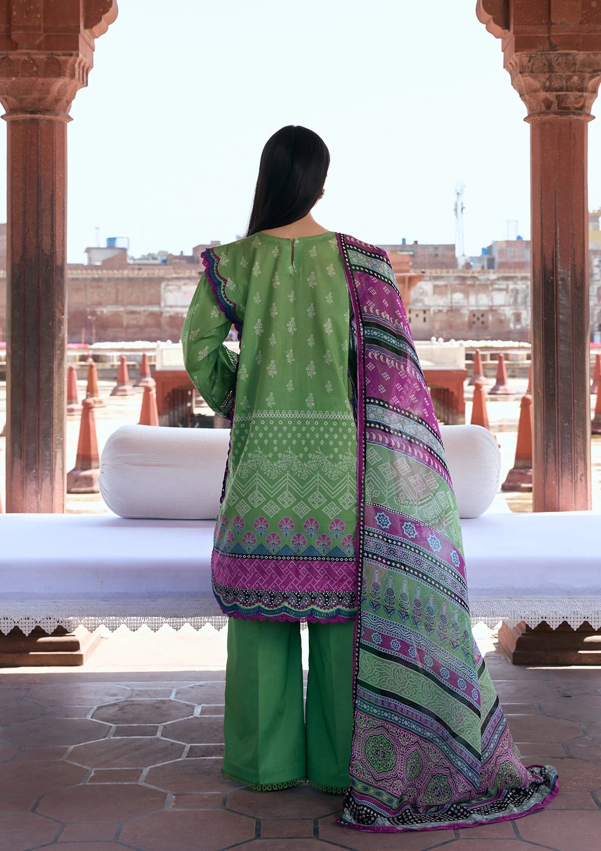 Kahf print lawn with chiffon dupatta