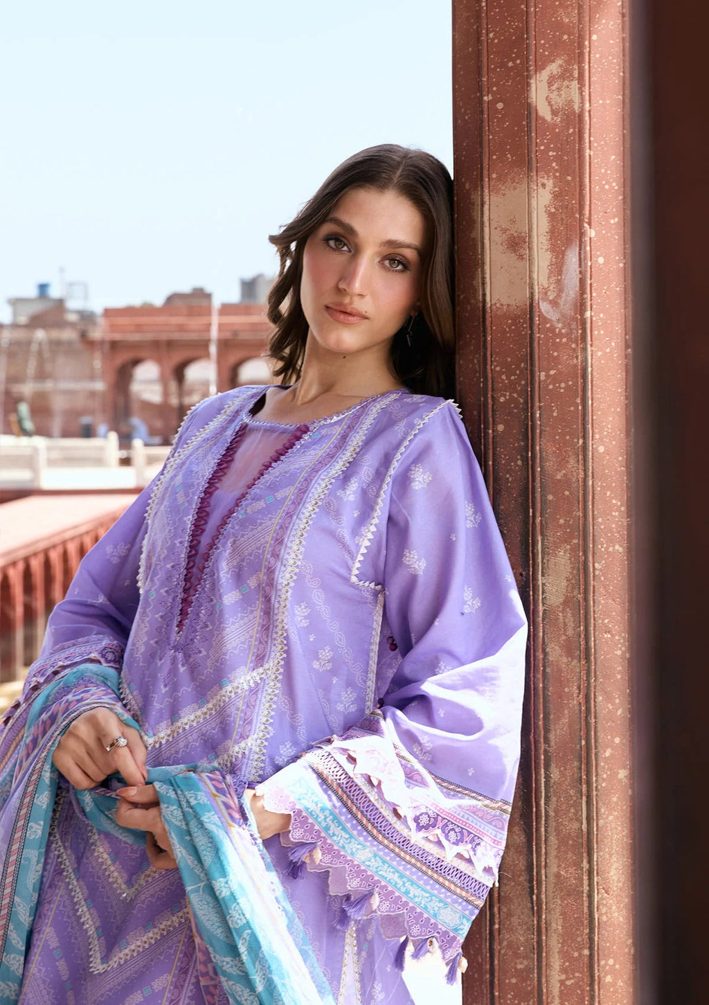 Kahf print lawn with chiffon dupatta