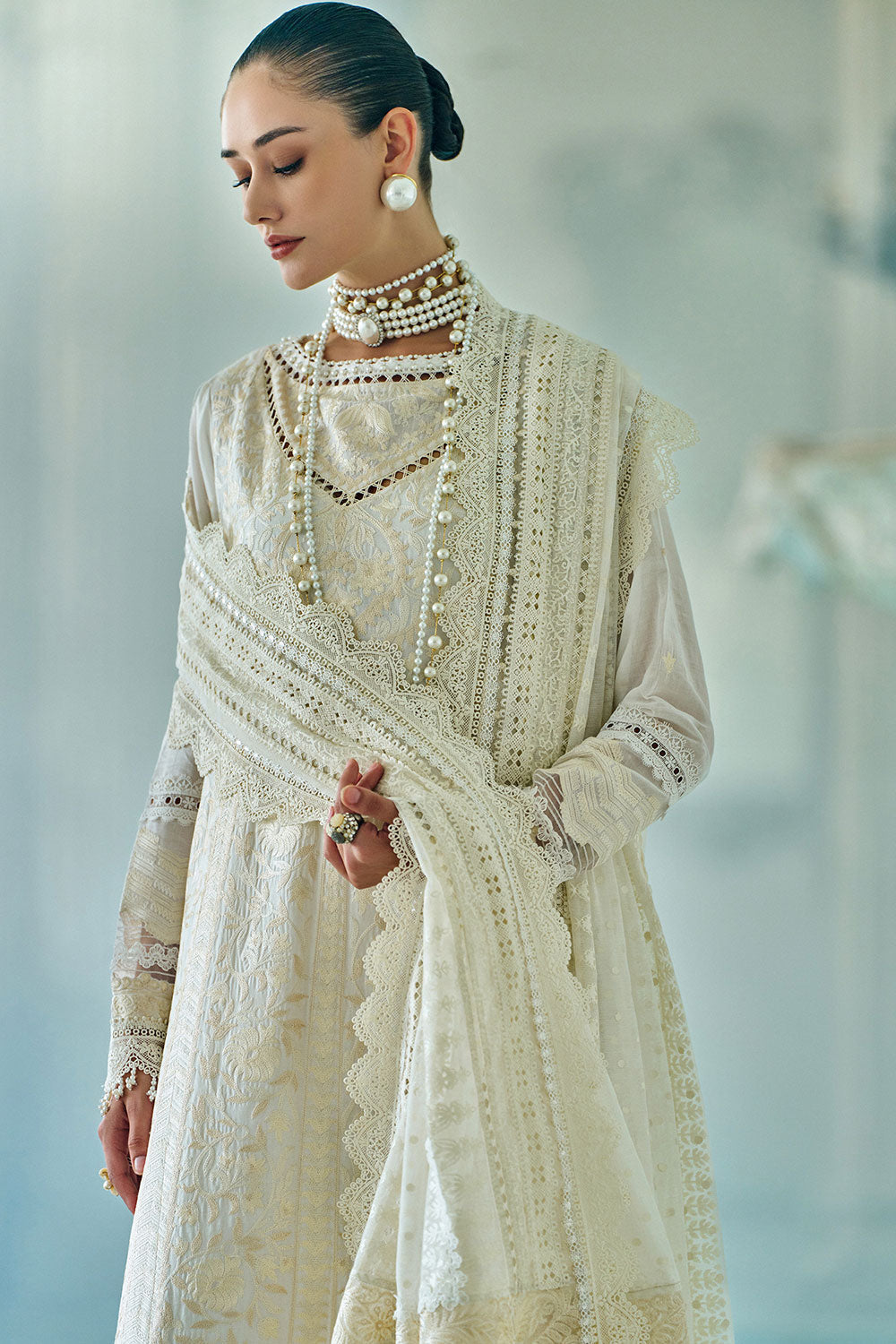 Sobia nazir luxury 26