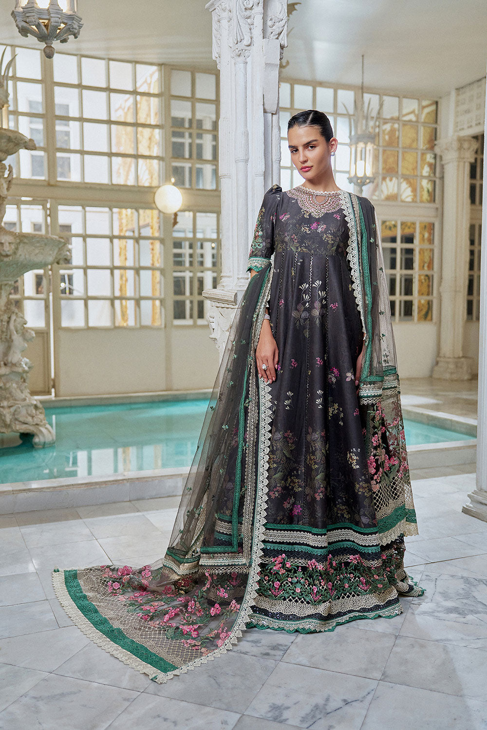 Sobia nazir luxury 26