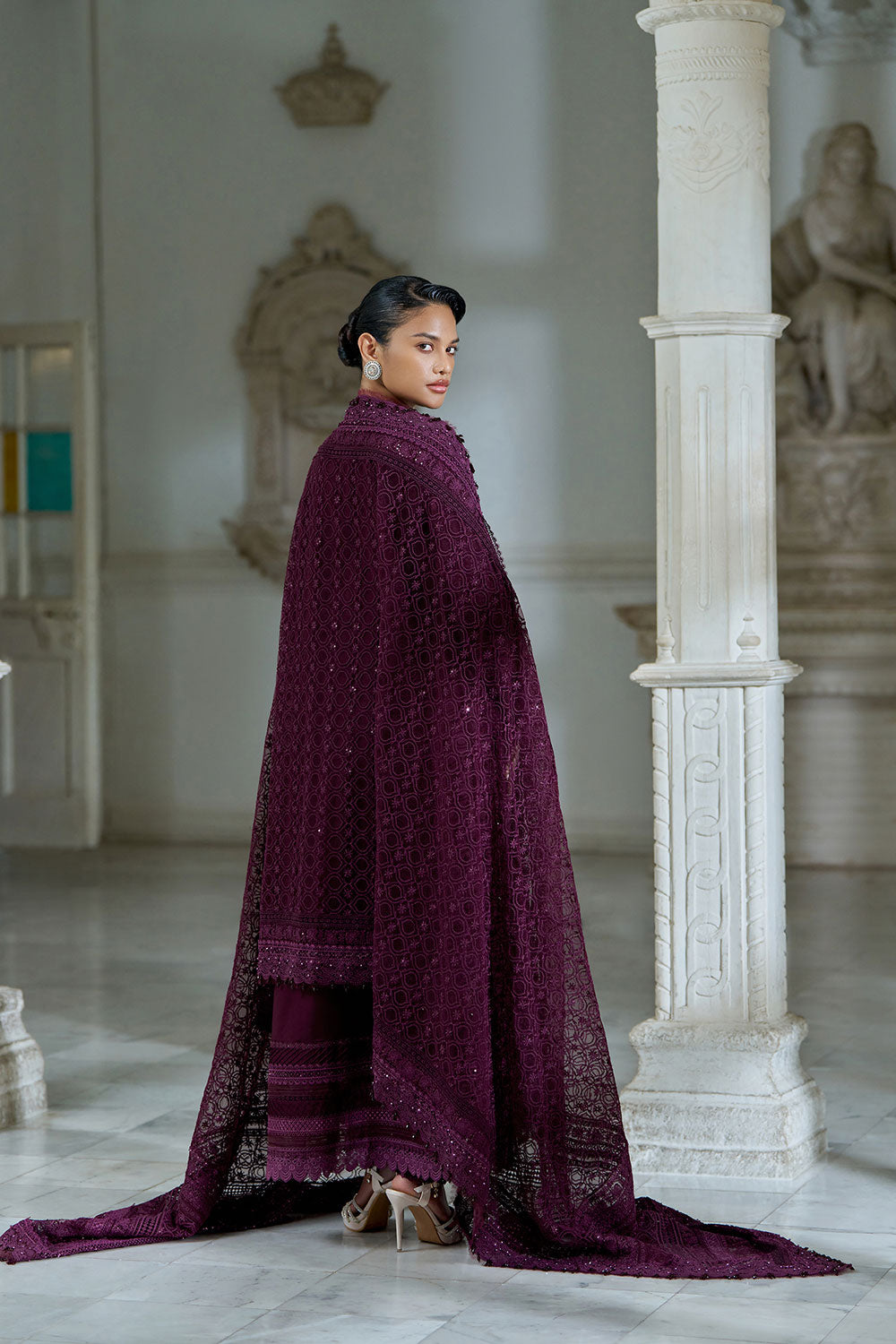 Sobia nazir luxury 26