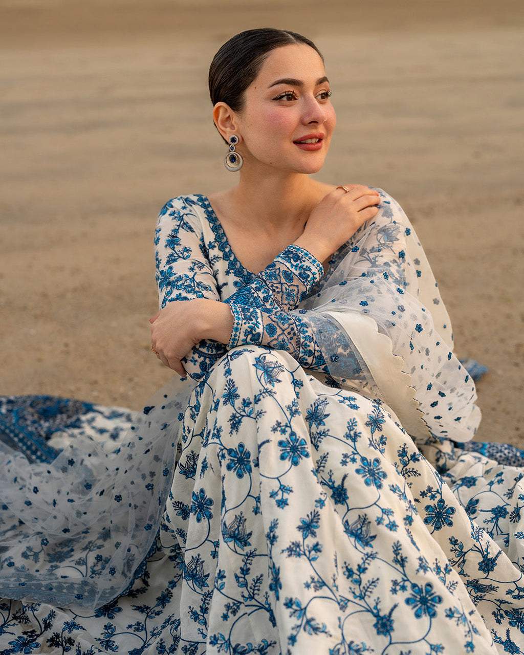 Faiza saqlain luxury lawn