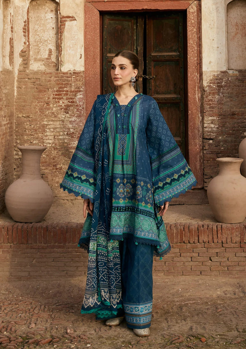 Kahf print lawn  with Chiffon Dupatta