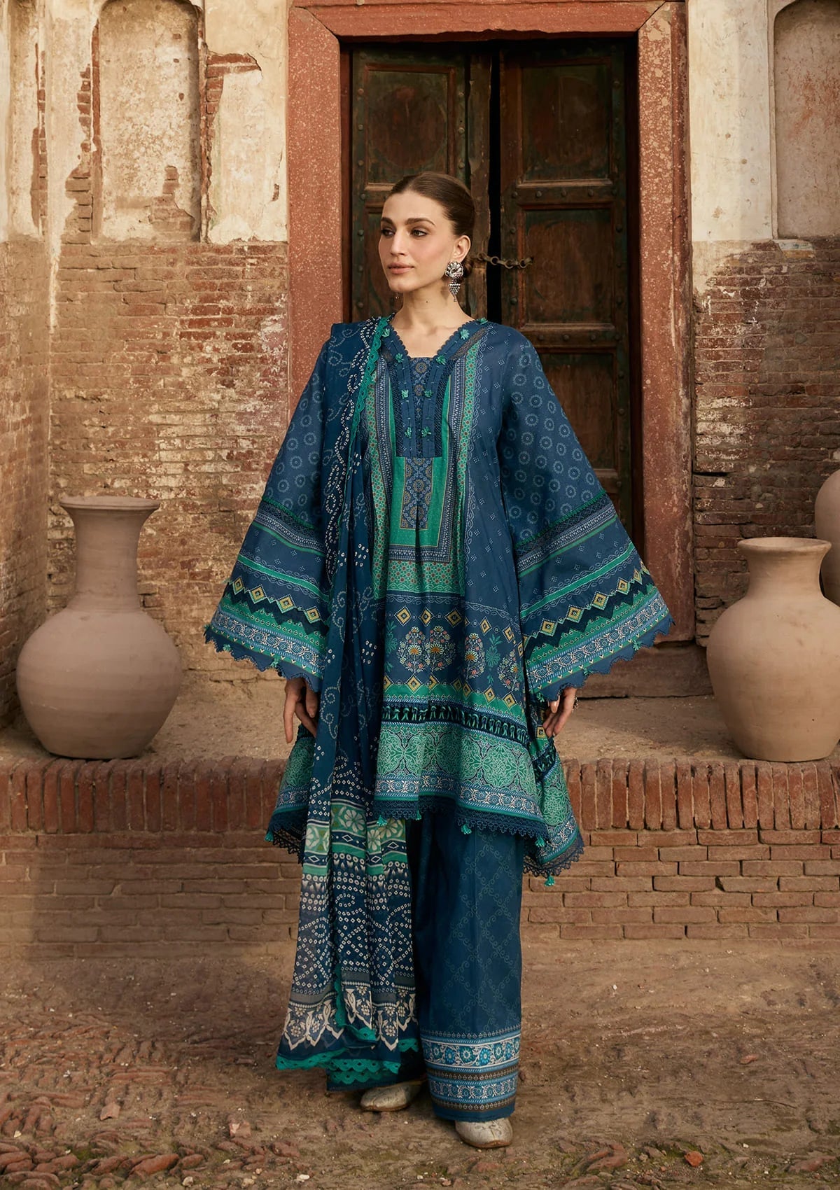 Kahf print lawn  with Chiffon Dupatta