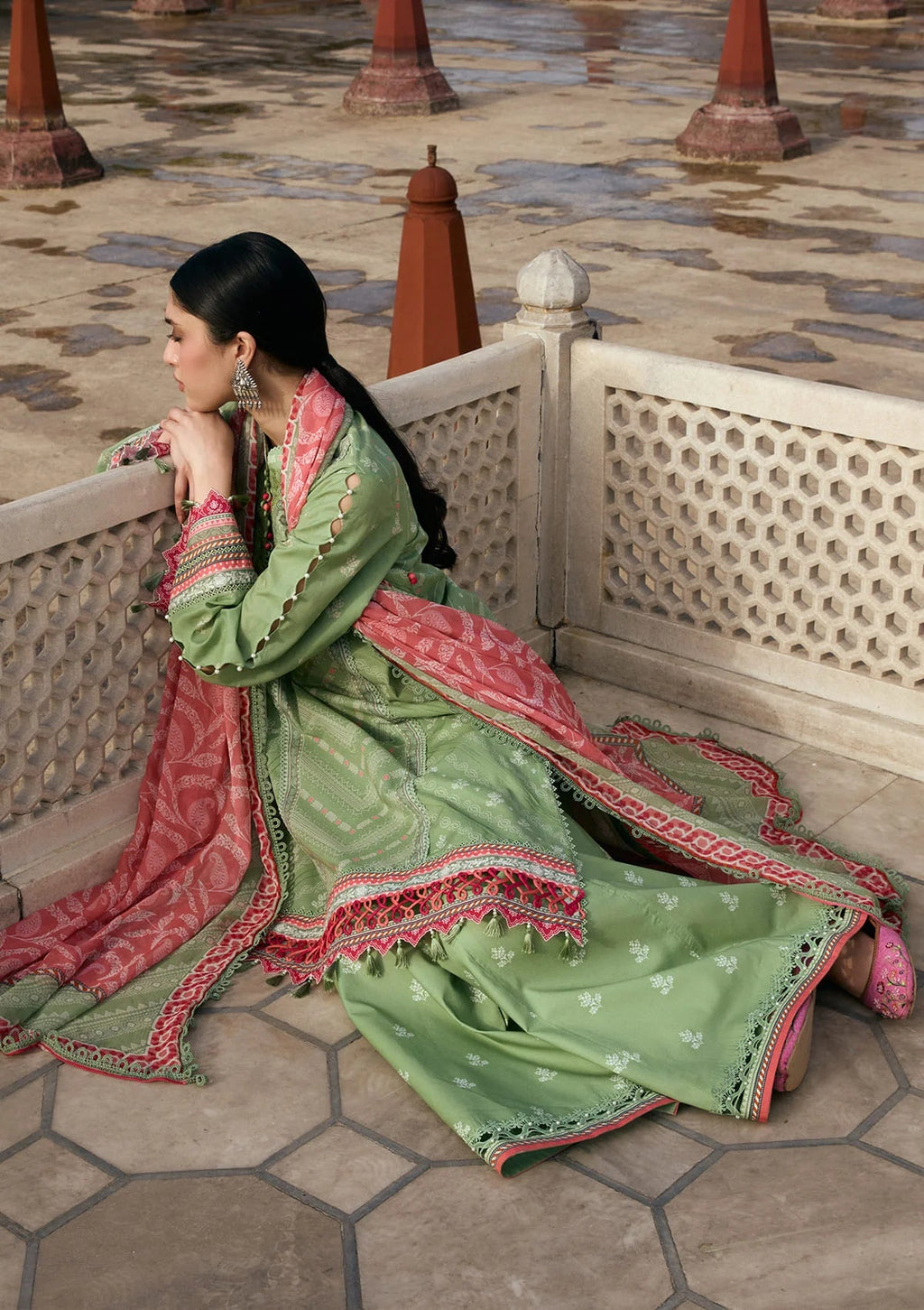 Kahf print lawn with chiffon dupatta