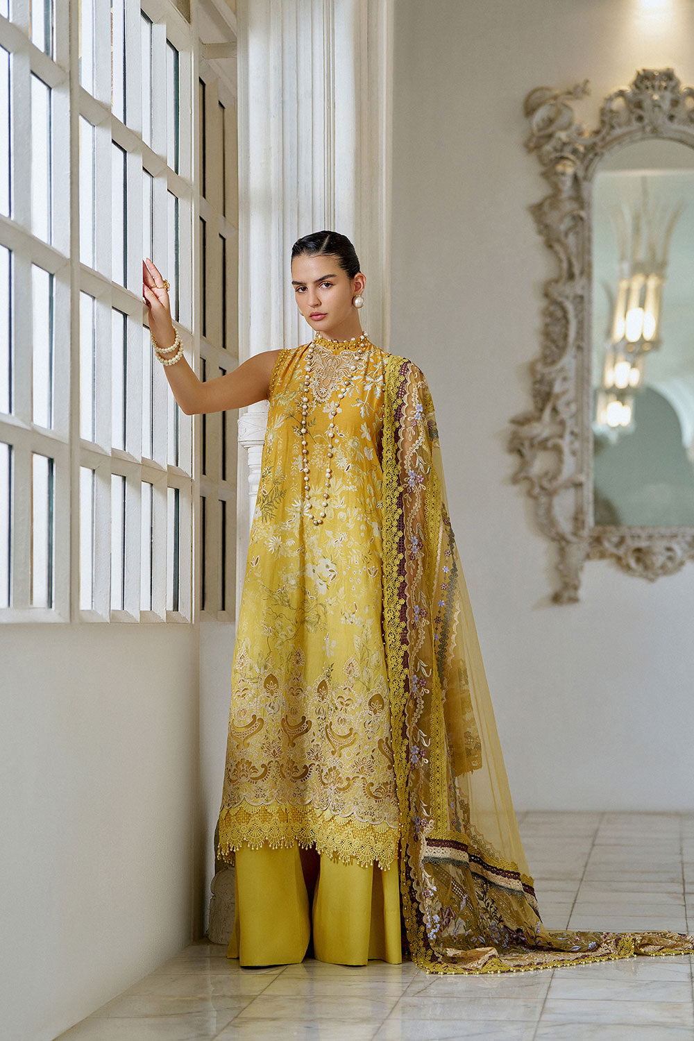 Sobia nazir luxury 26