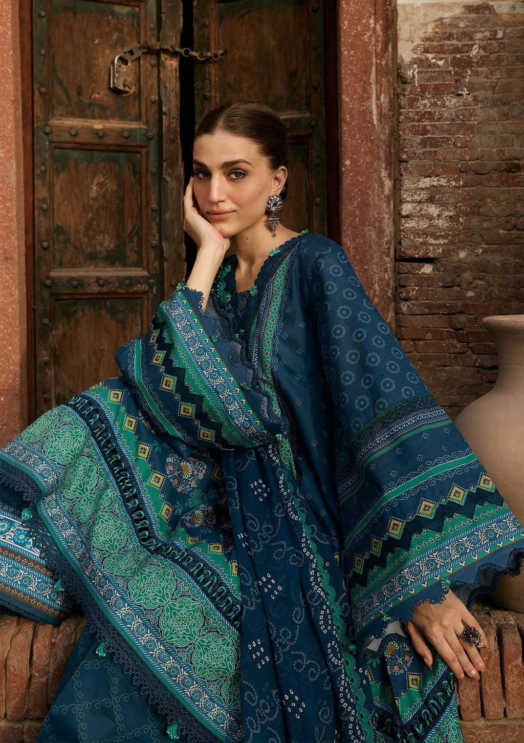 Kahf print lawn  with Chiffon Dupatta