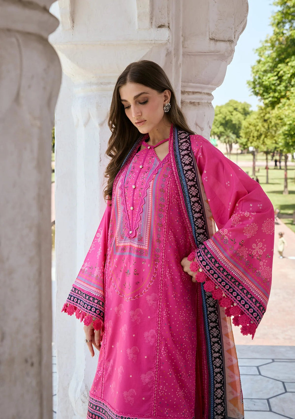 Kahf Print Lawn with chiffon dupatta