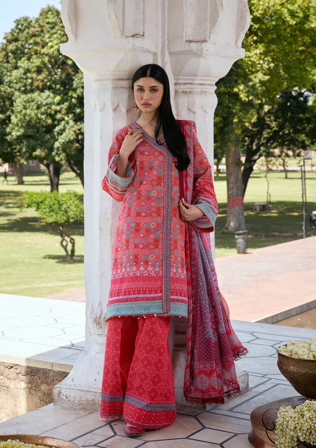 Kahf print lawn with chiffon dupatta