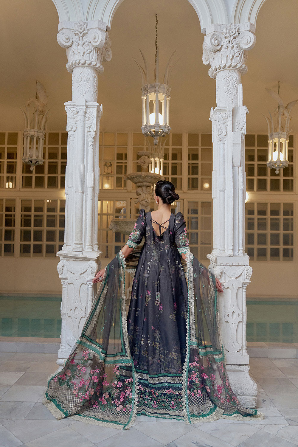 Sobia nazir luxury 26