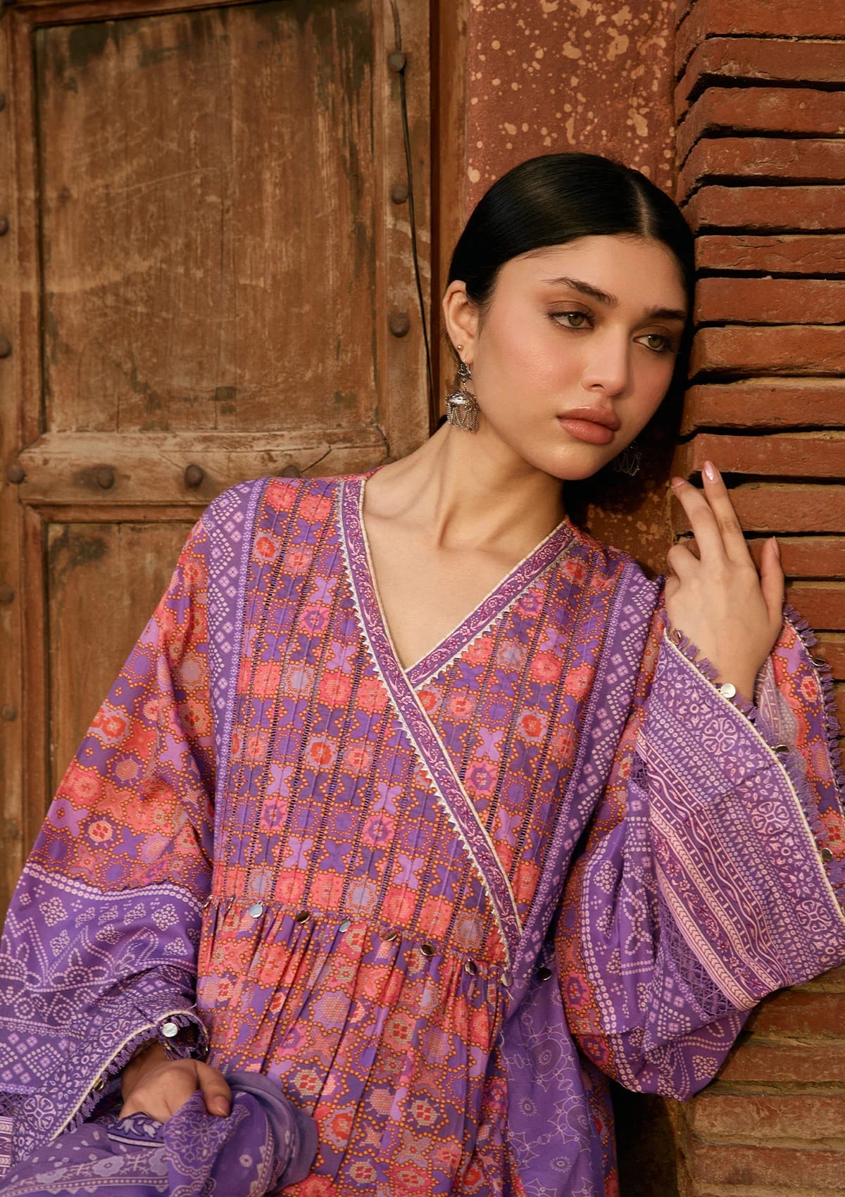 Kahf print lawn with chiffon dupatta