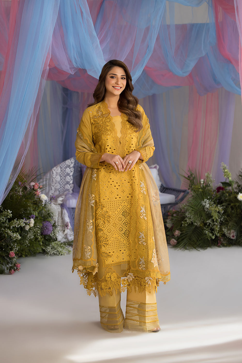 Sobia nazir luxury lawn 25