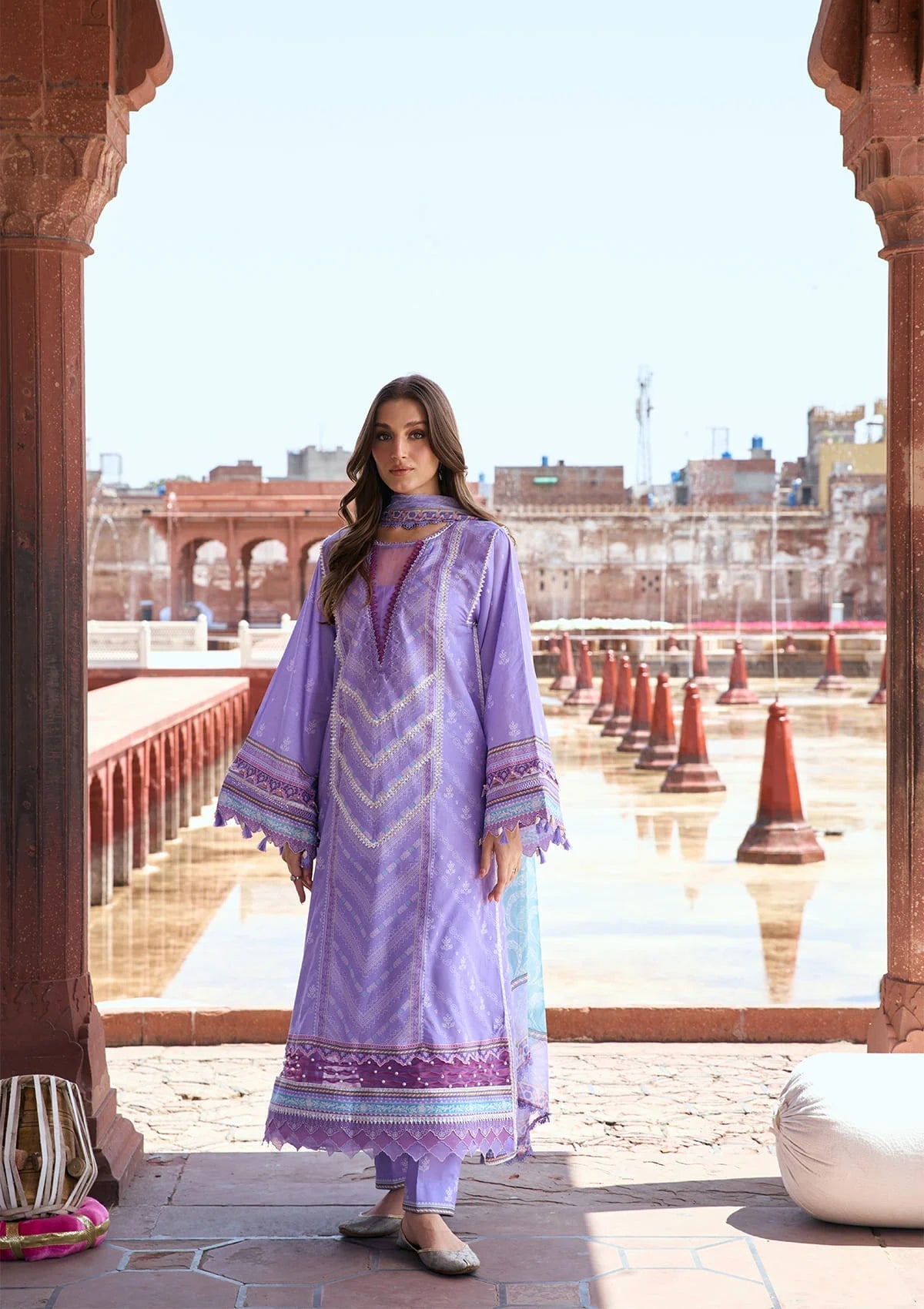 Kahf print lawn with chiffon dupatta