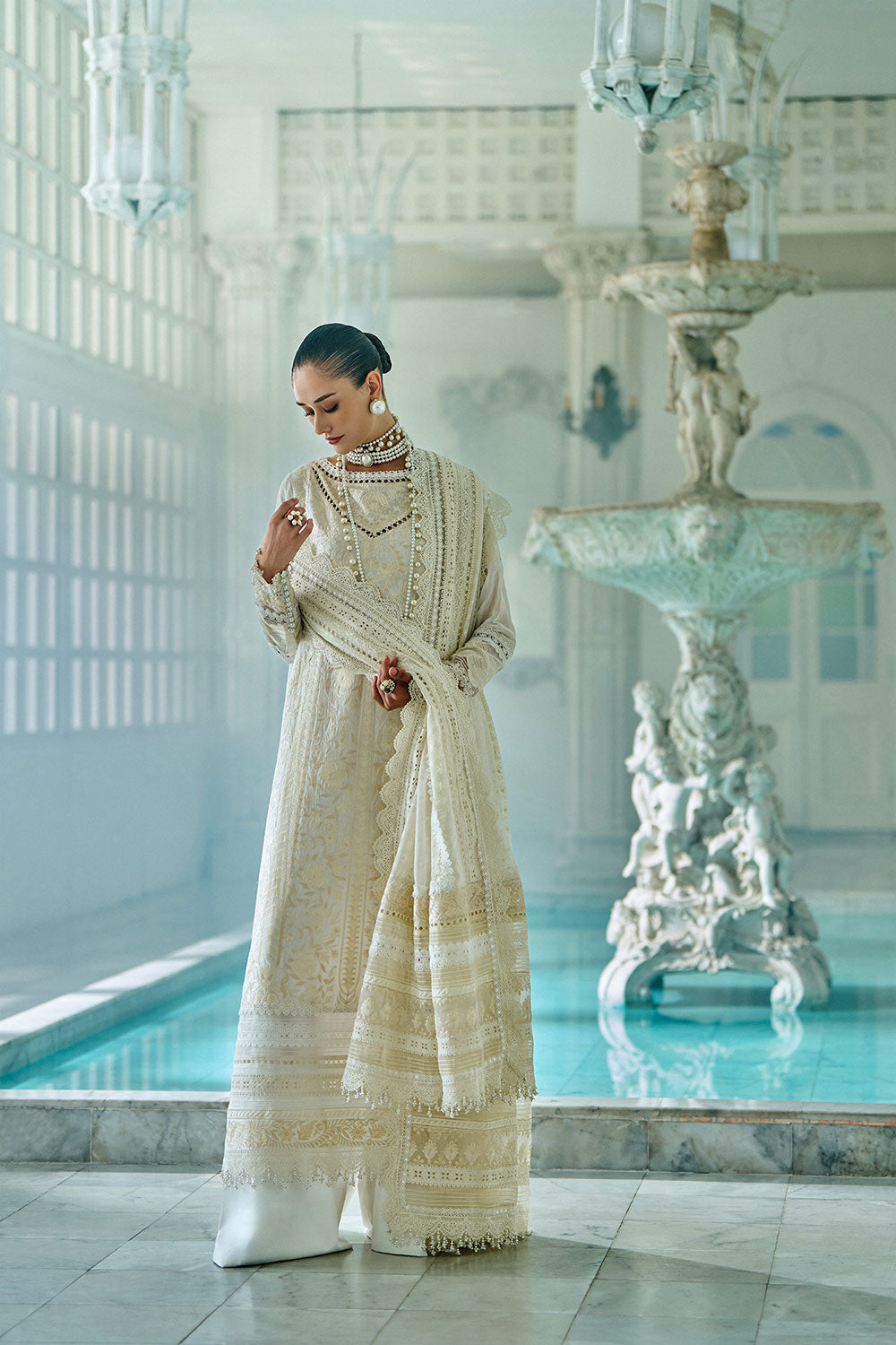 Sobia nazir luxury 26