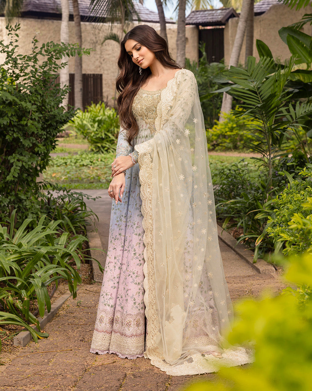Faiza saqlain luxury lawn