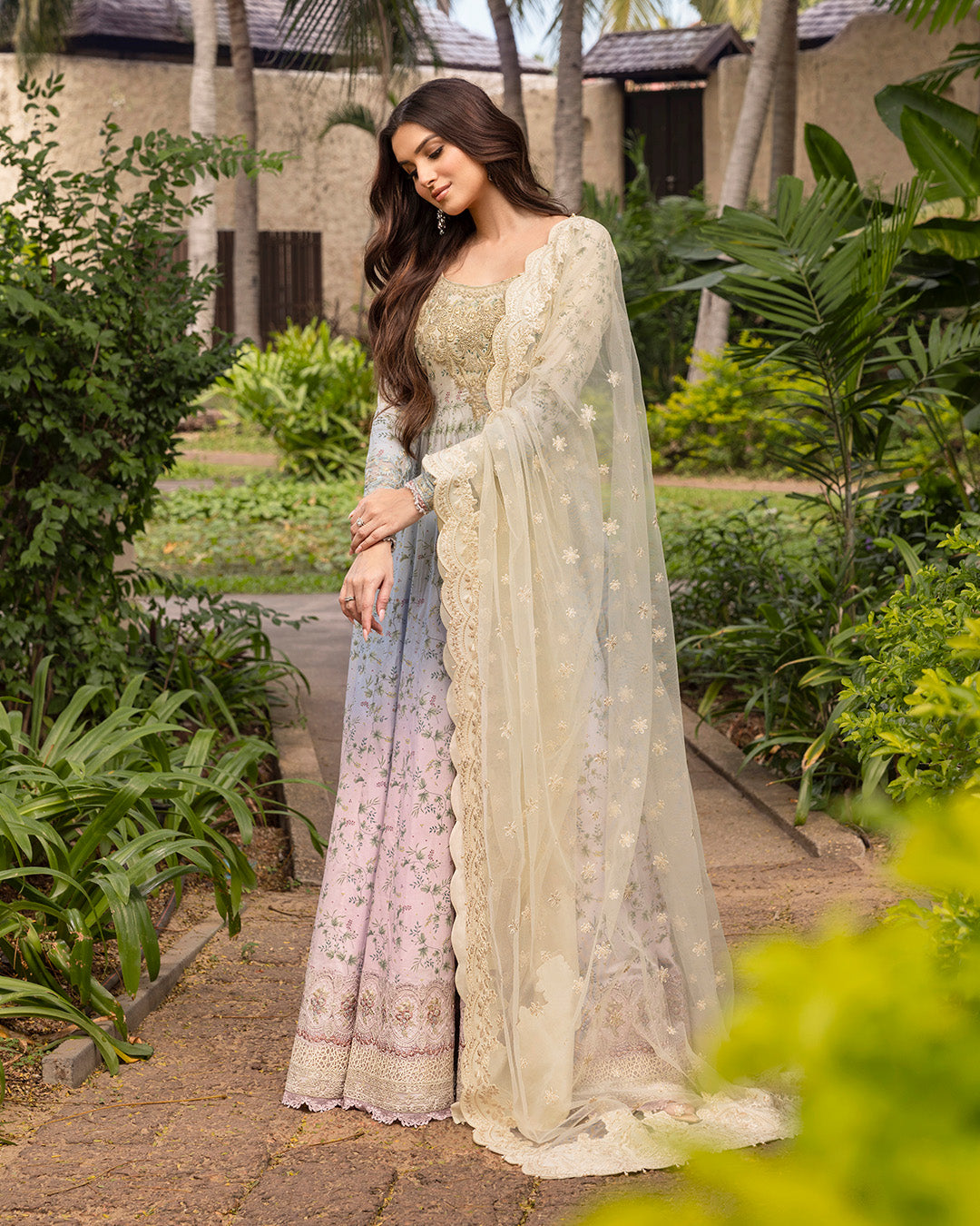Faiza saqlain luxury lawn