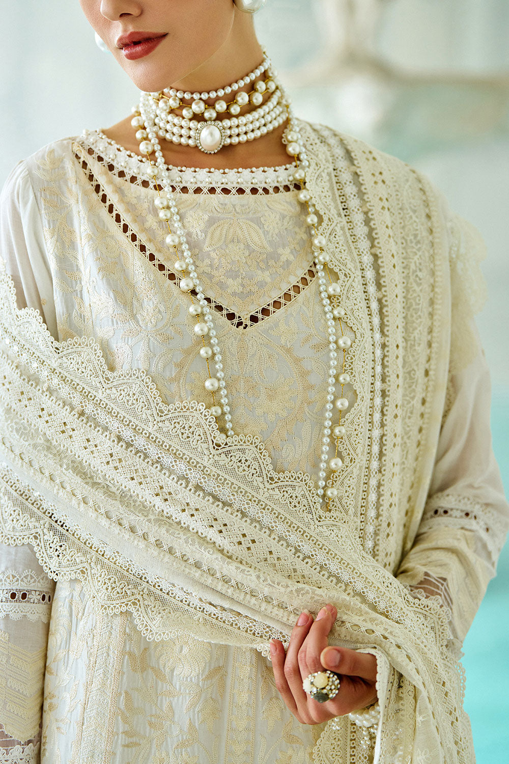 Sobia nazir luxury 26