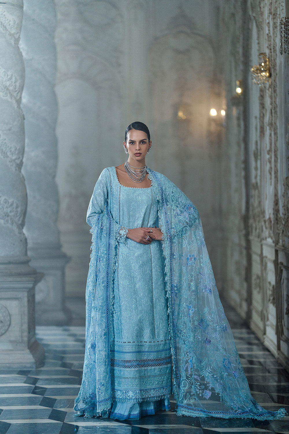 Sobia nazir luxury 26