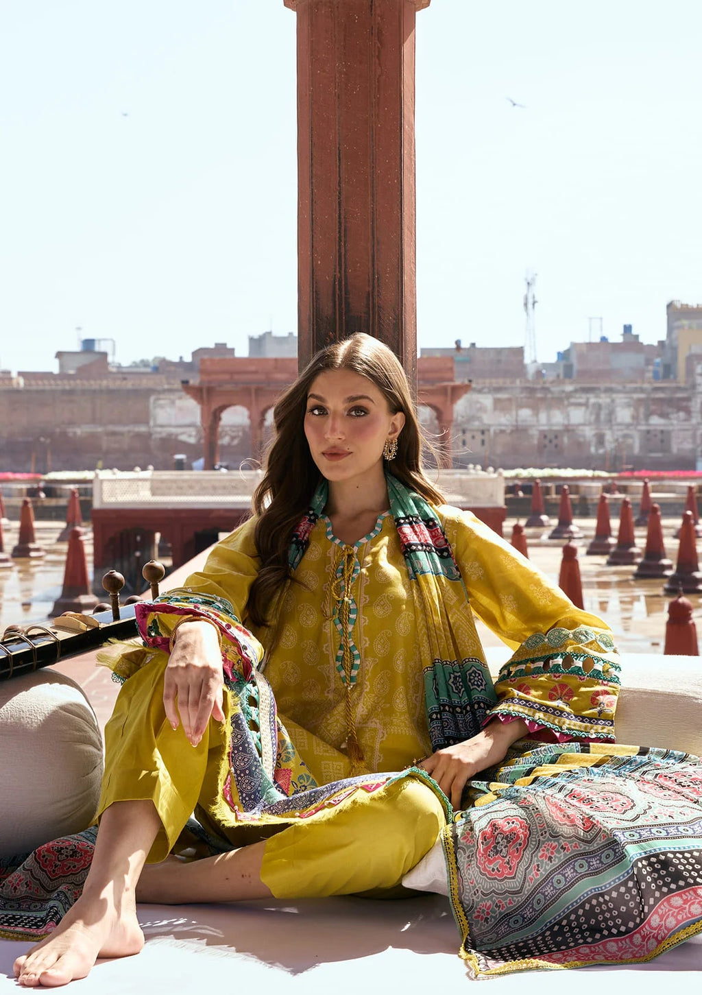 Kahf print lawn with chiffon dupatta