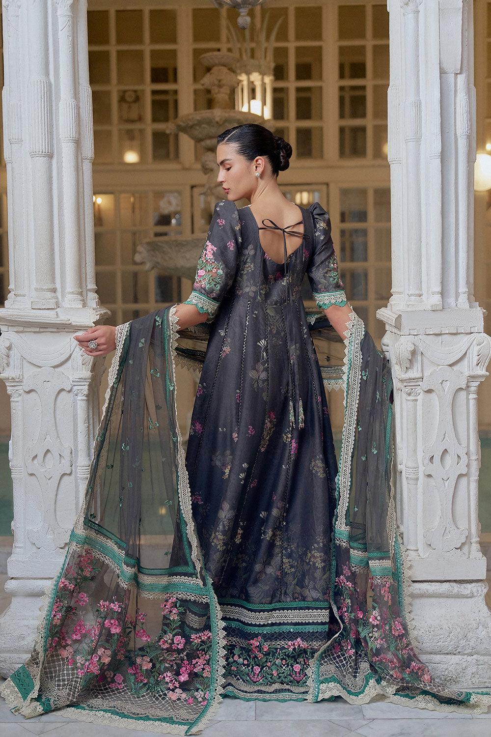Sobia nazir luxury 26