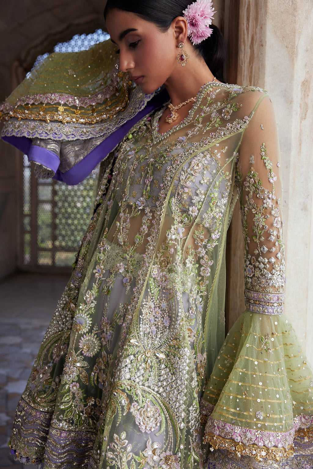 Zaha formal  sofort lieferbar
