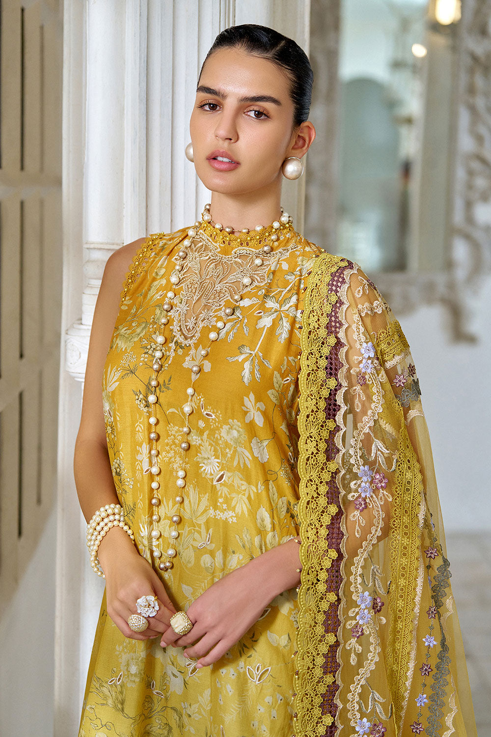 Sobia nazir luxury 26