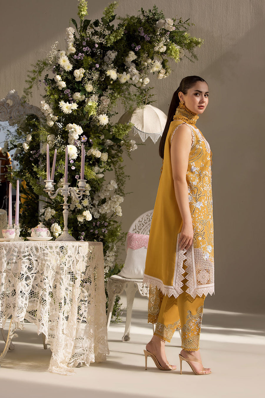 Sobia nazir luxury lawn stitched sofort lieferbar