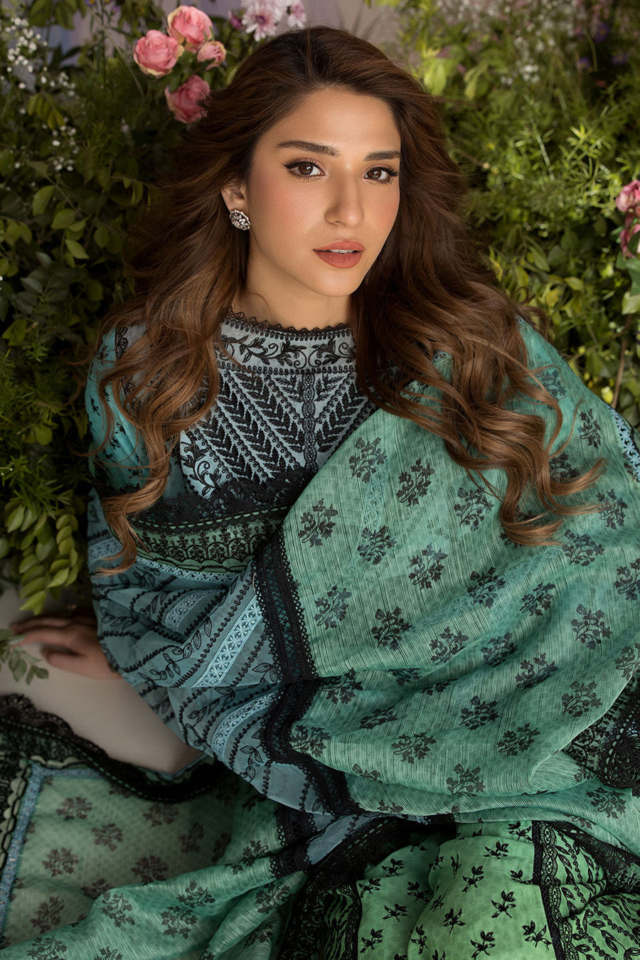 Sobia nazir luxury lawn