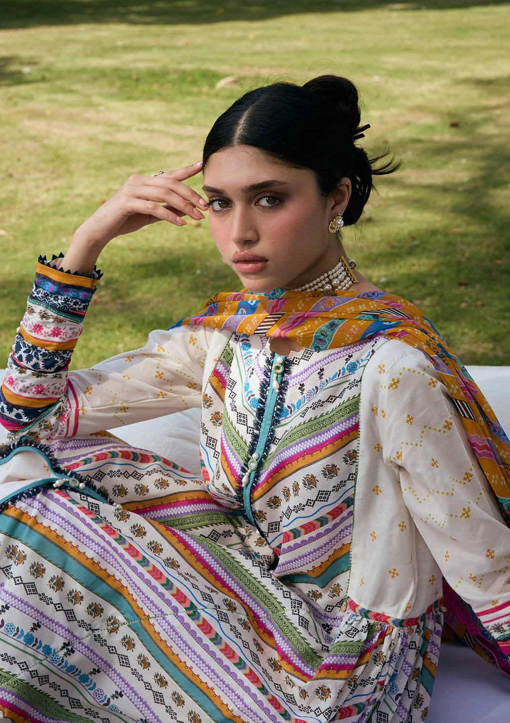 Kahf print lawn with chiffon dupatta