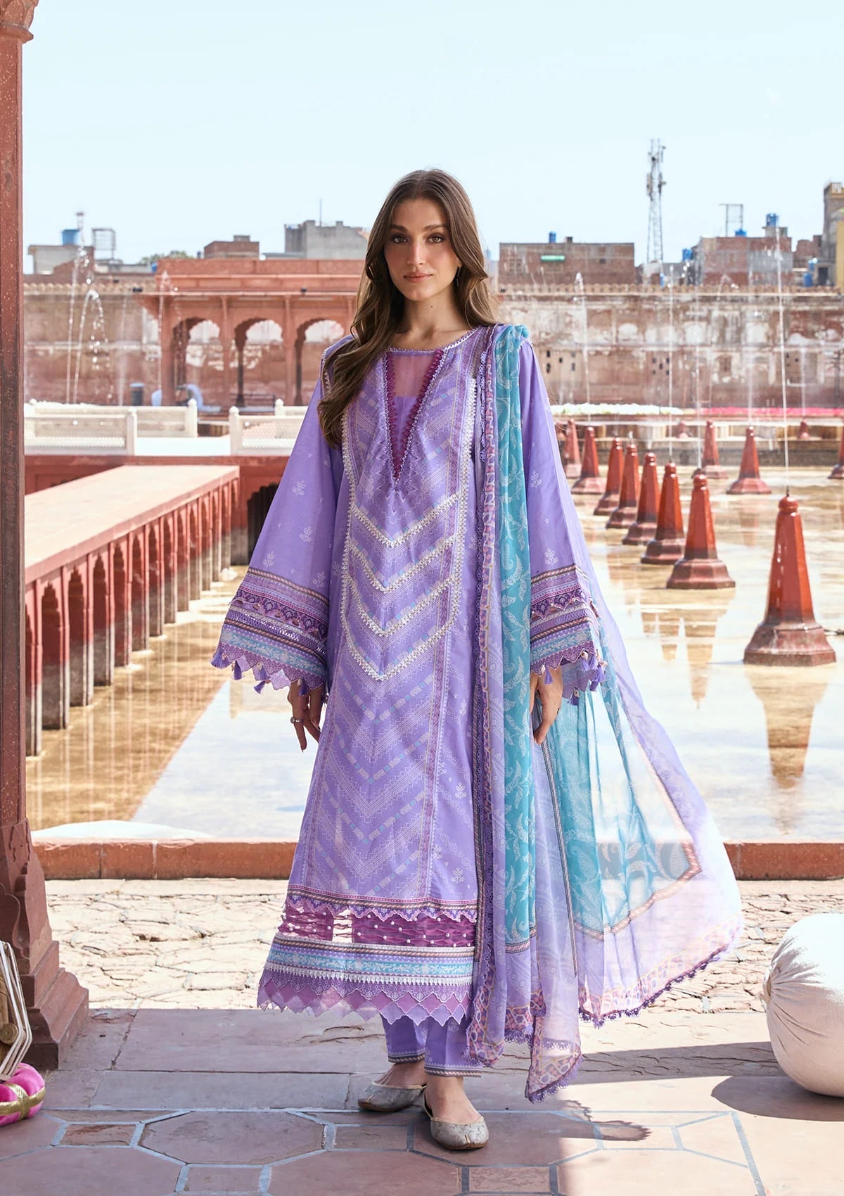Kahf print lawn with chiffon dupatta