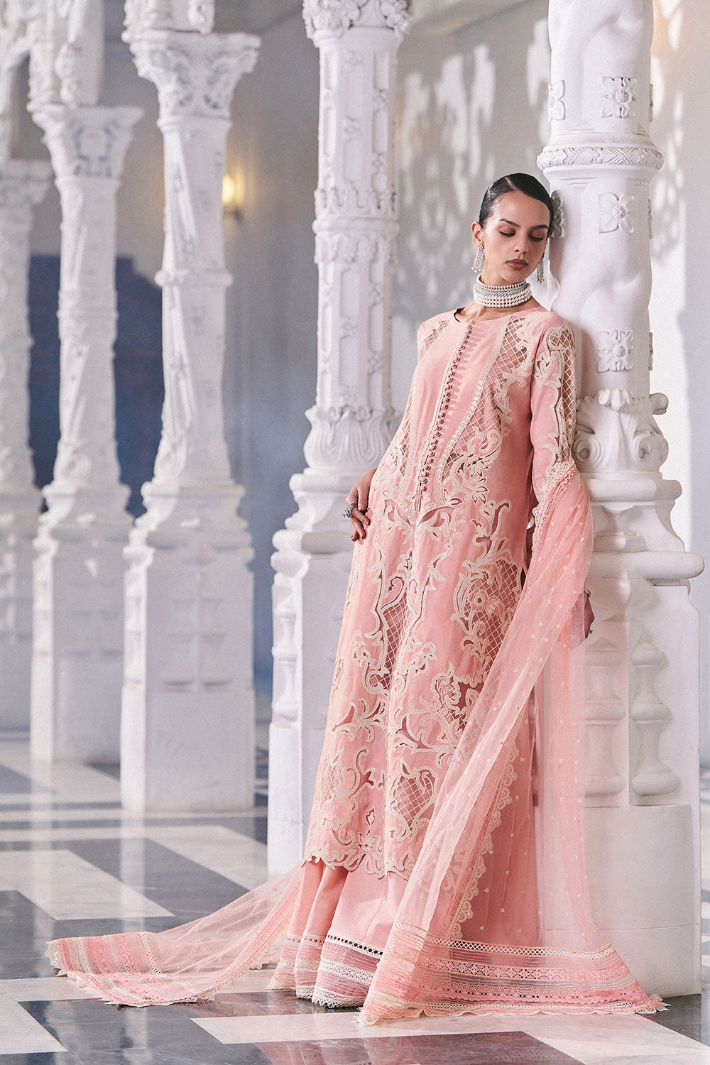 Sobia nazir luxury 26