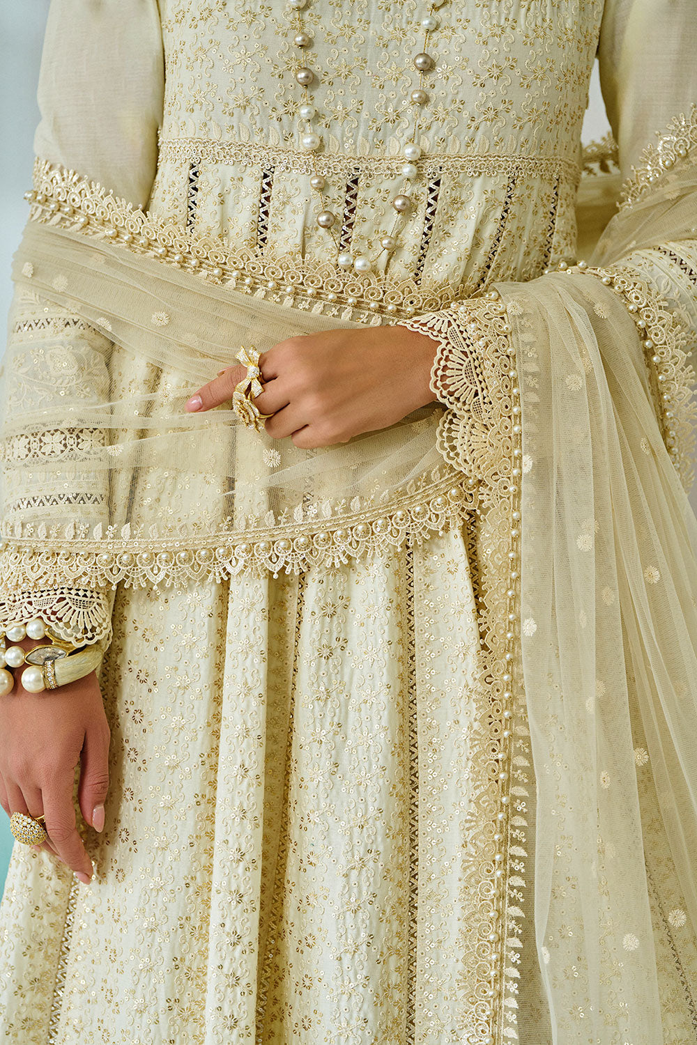 Sobia nazir luxury 26