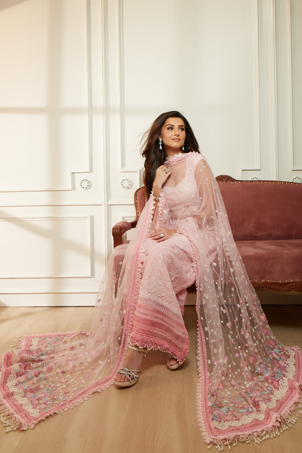 Sobia nazir luxury 26