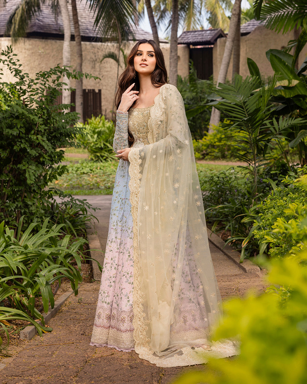 Faiza saqlain luxury lawn