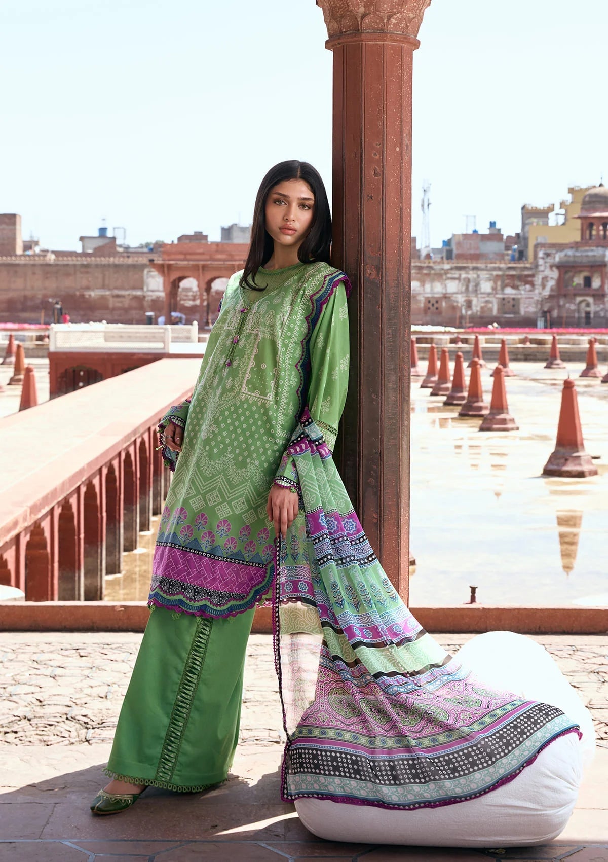 Kahf print lawn with chiffon dupatta