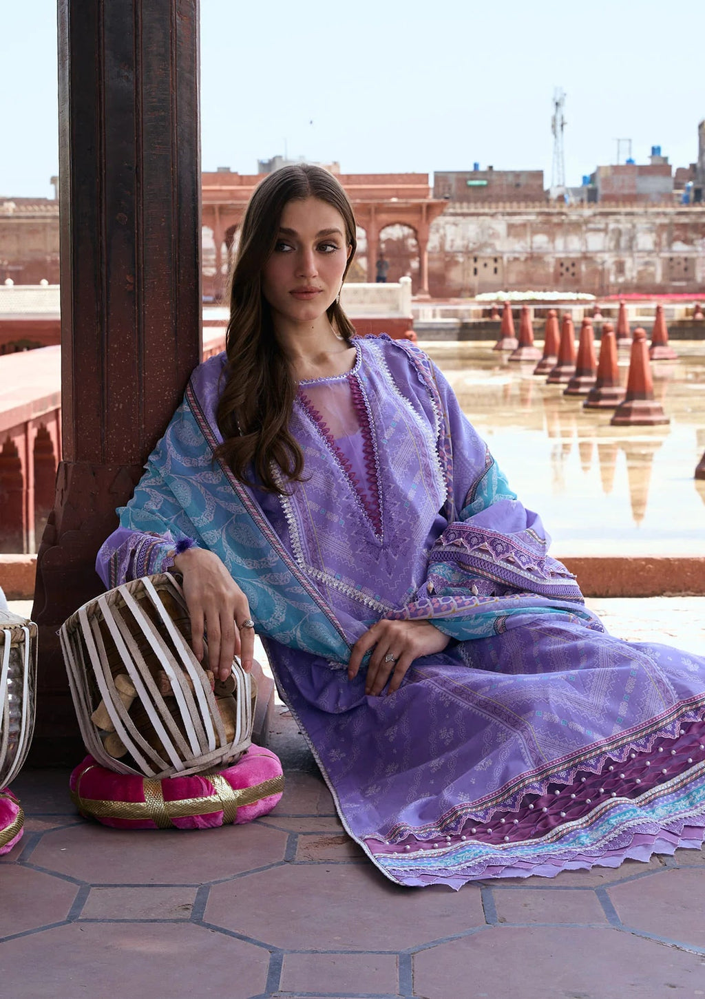 Kahf print lawn with chiffon dupatta