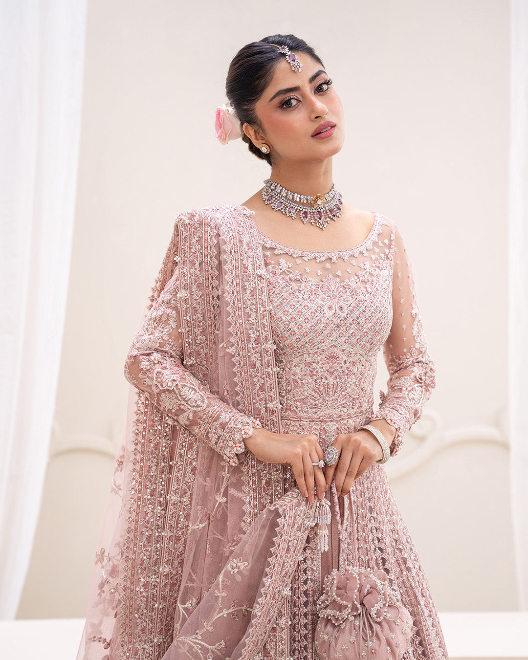 Faiza saqlain formal
